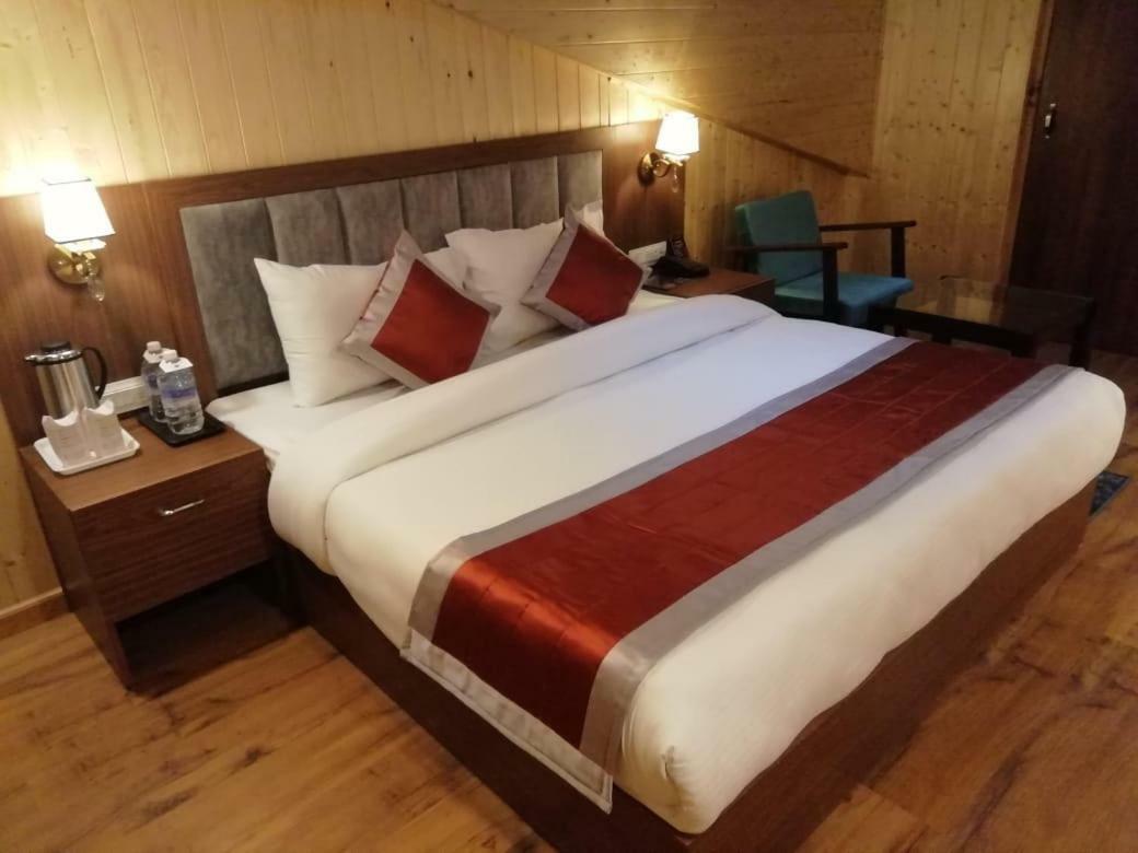 Resort The Laurent And Banon